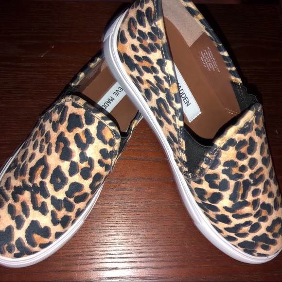 ⭐️steve madden gills leopard slip on shoe - Picture 2 of 4